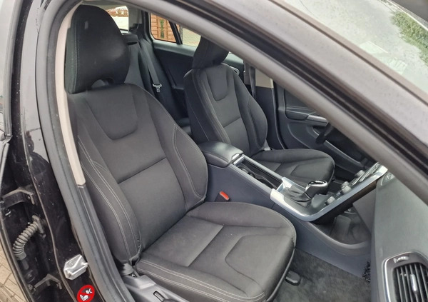 Volvo V60 cena 44900 przebieg: 207000, rok produkcji 2015 z Zduny małe 781